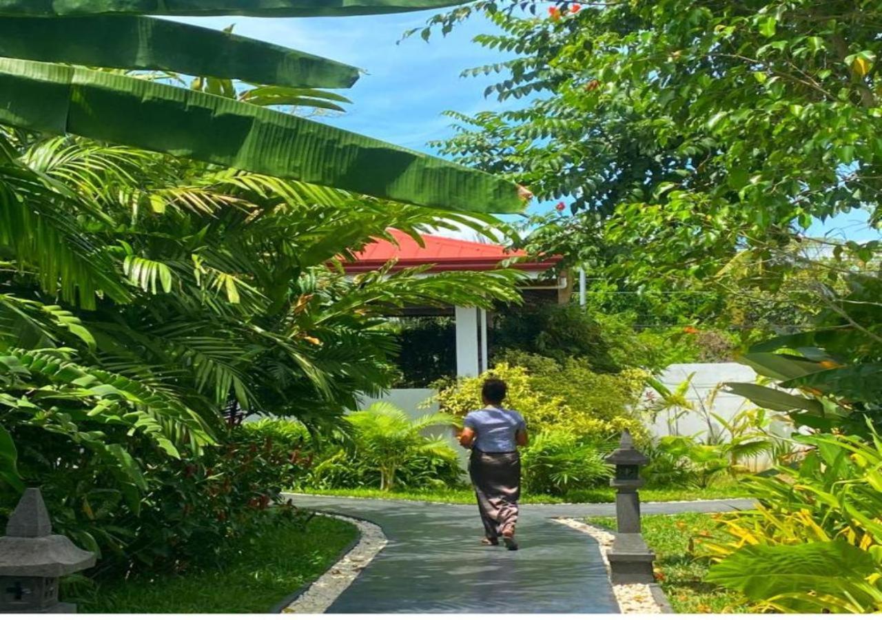Carpe Diem Villas & Resort Puerto Princesa Exterior foto